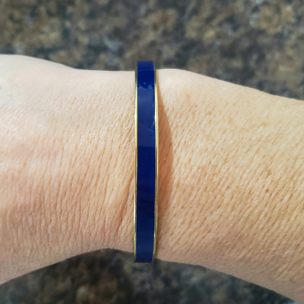 TRIFARI Crown Royal Blue Oil Drip Enamel Gold Trifanium Vintage Bangle Bracelet